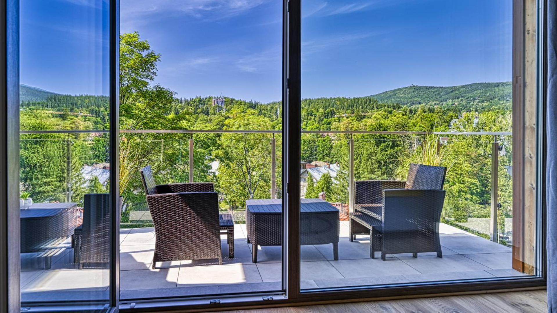 Apartamenty Z Basenem I Saunami Stone Hill Resort II Vip Centrum By Royal Aparts ชกลาร์สกา ปอเรมบา ภายนอก รูปภาพ